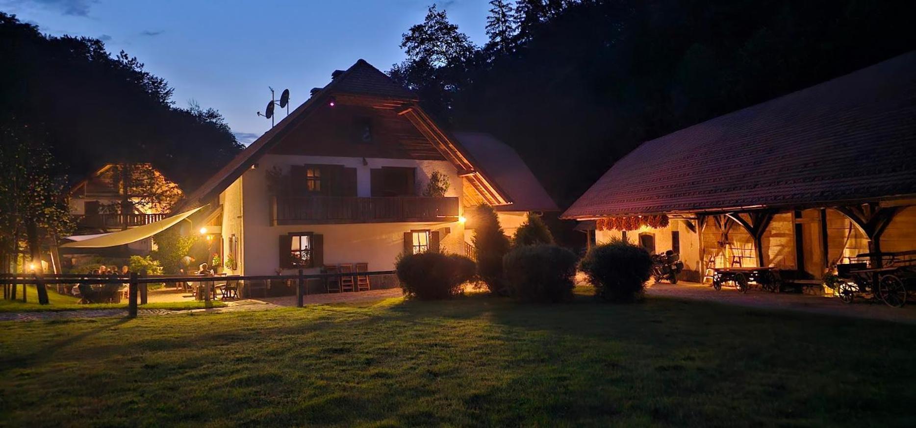 Domacija Seruga Countryside Hotel Novo Mesto Buitenkant foto