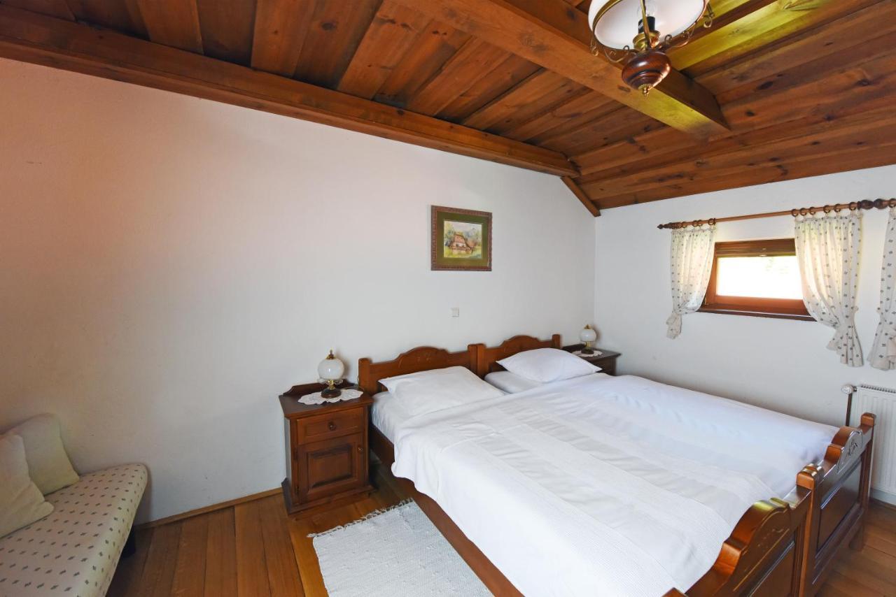 Domacija Seruga Countryside Hotel Novo Mesto Buitenkant foto